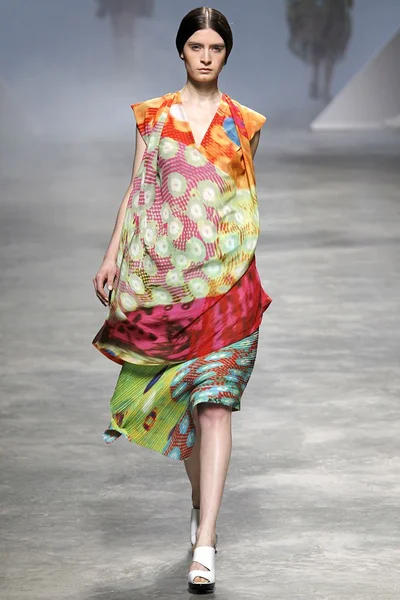 Look 30